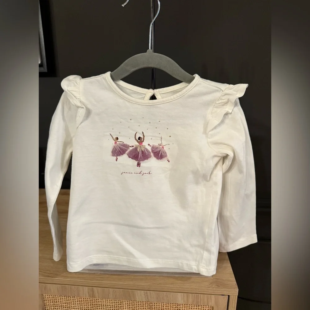 Janie and Jack • 2T • Long Ruffle Sleeve Ballerina Tee with appliqué detail - Picture 3 of 8